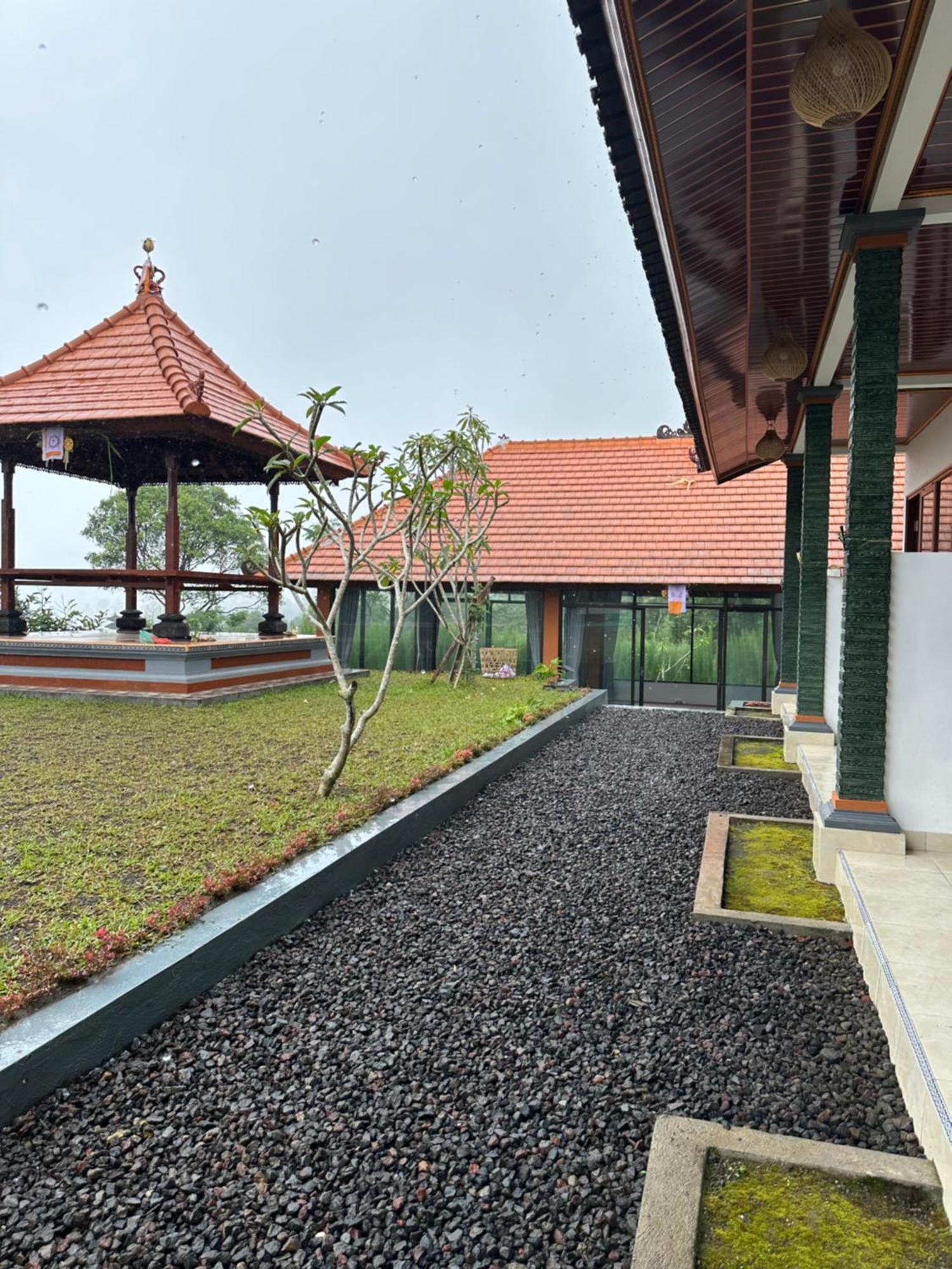 דירות Besakih Bali Basuki Retreat Center מראה חיצוני תמונה