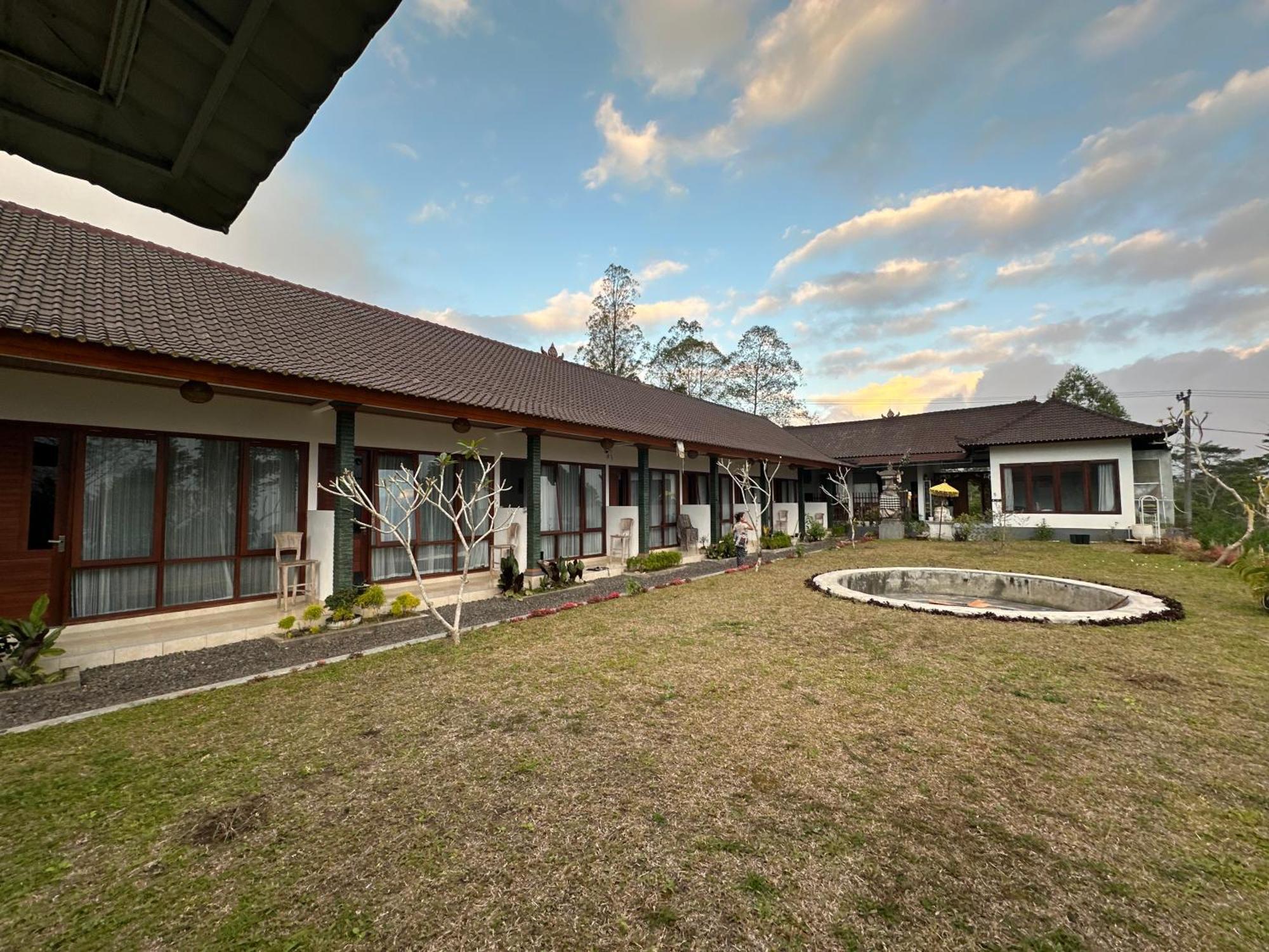 דירות Besakih Bali Basuki Retreat Center מראה חיצוני תמונה